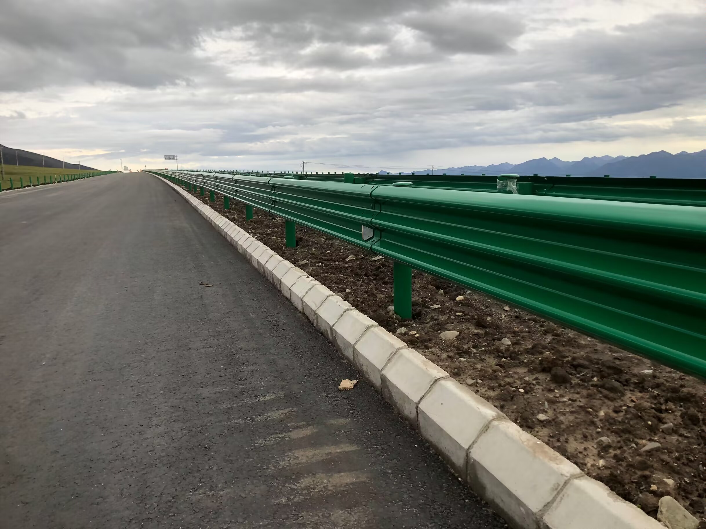 武胜县乡村公路波形护栏乡村公路波形护栏 - 推荐